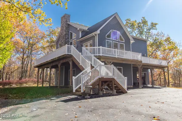 111 Woodcrest Drive, Hawley, PA 18428