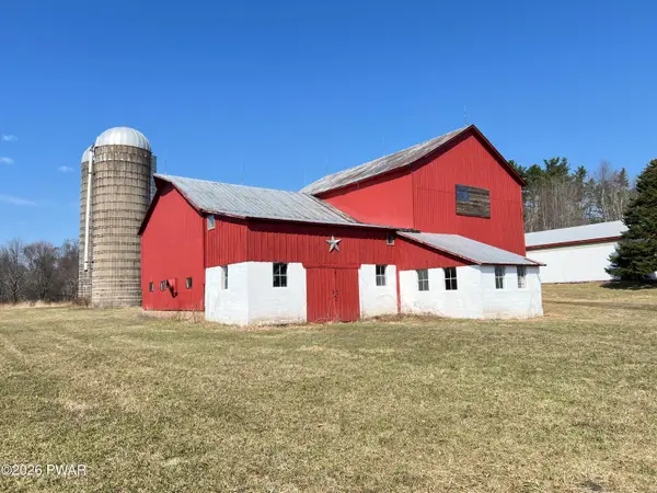 145 Butternut Flats, Beach Lake, PA 18405