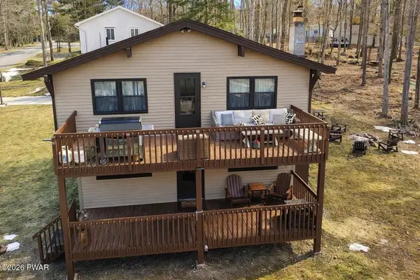 120 Yvonne Lane, Dingmans Ferry, PA 18328