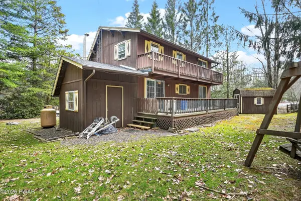 1067 Rolling Hills Drive, Lake Ariel, PA 18436