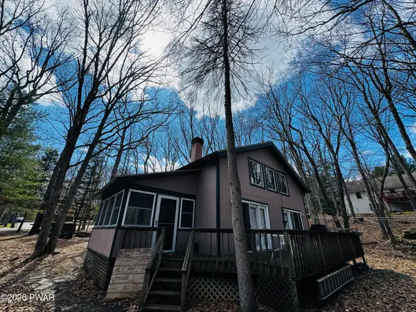 803 Round Up Court, Lords Valley, PA 18428