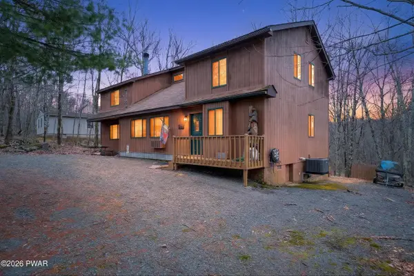 176 Pebble Rock Road, Lackawaxen, PA 18435