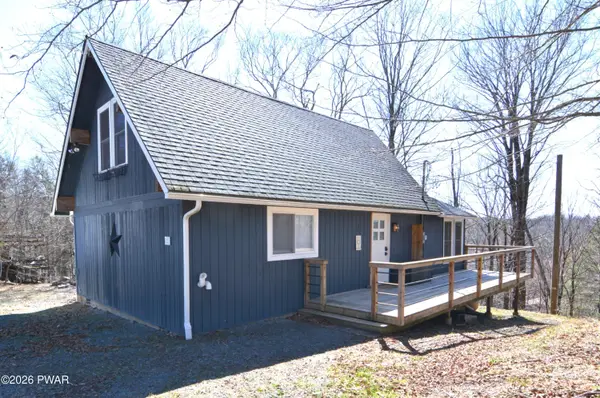 122 Ruffed Grouse Drive, Greentown, PA 18426