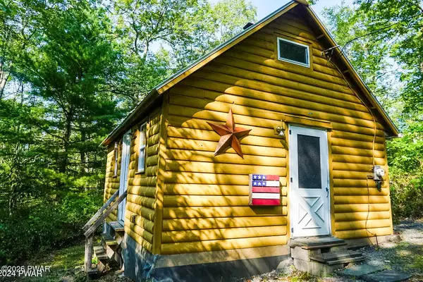 223 Five Mile Meadow Road, Dingmans Ferry, PA 18328