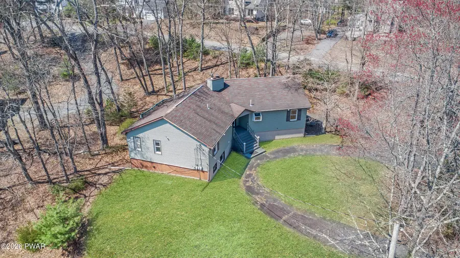 1093 Lancaster Drive, Bushkill, PA 18324 - #2