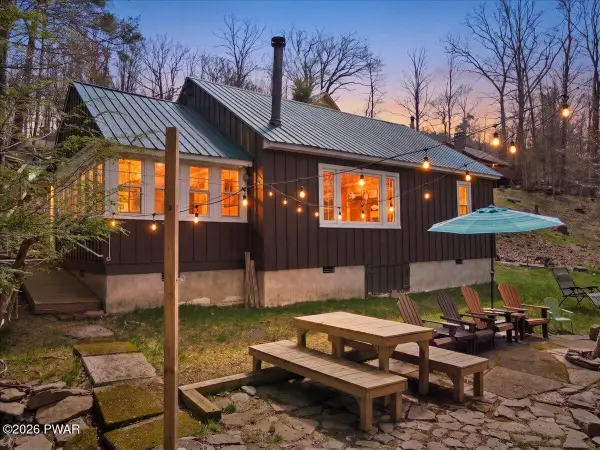 116 Beechwood Cove Road, Greentown, PA 18426