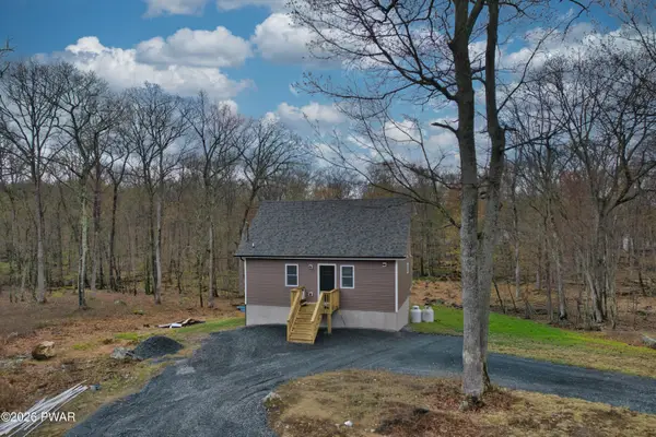 161 Ledgeway Drive, Dingmans Ferry, PA 18328