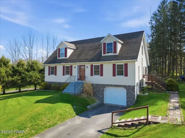 16 Rockwell Lane, Waymart, PA 18472