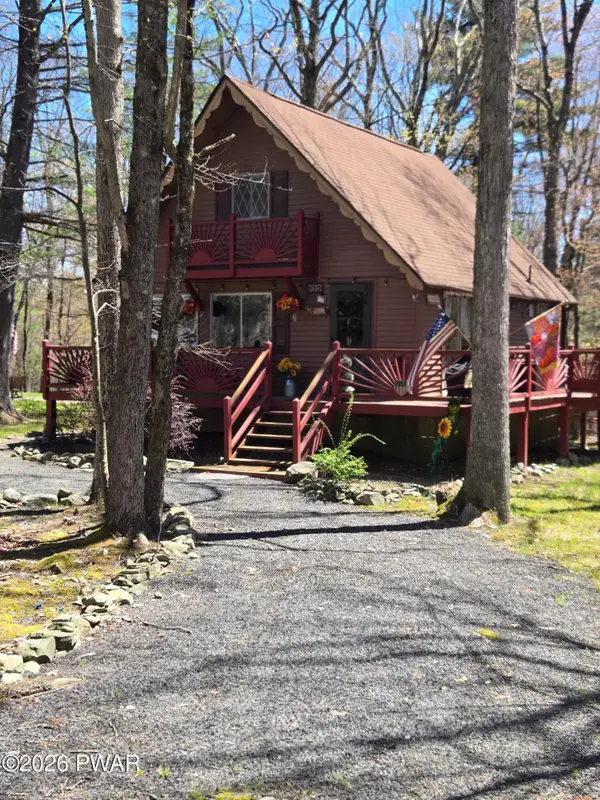 111 Yvonne Court, Dingmans Ferry, PA 18328