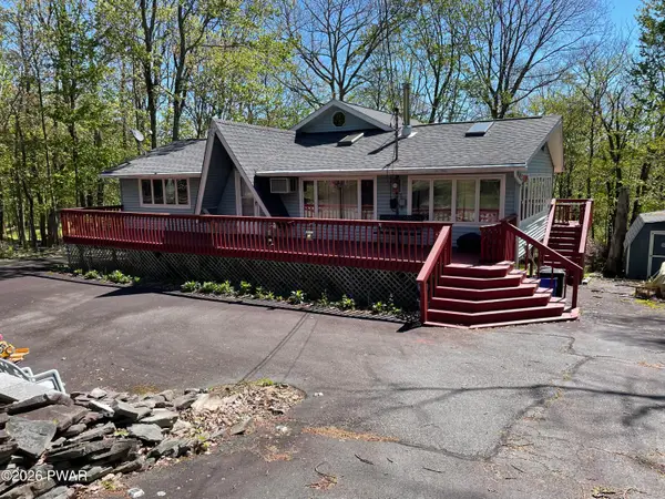 138 Westwood Drive, Dingmans Ferry, PA 18328