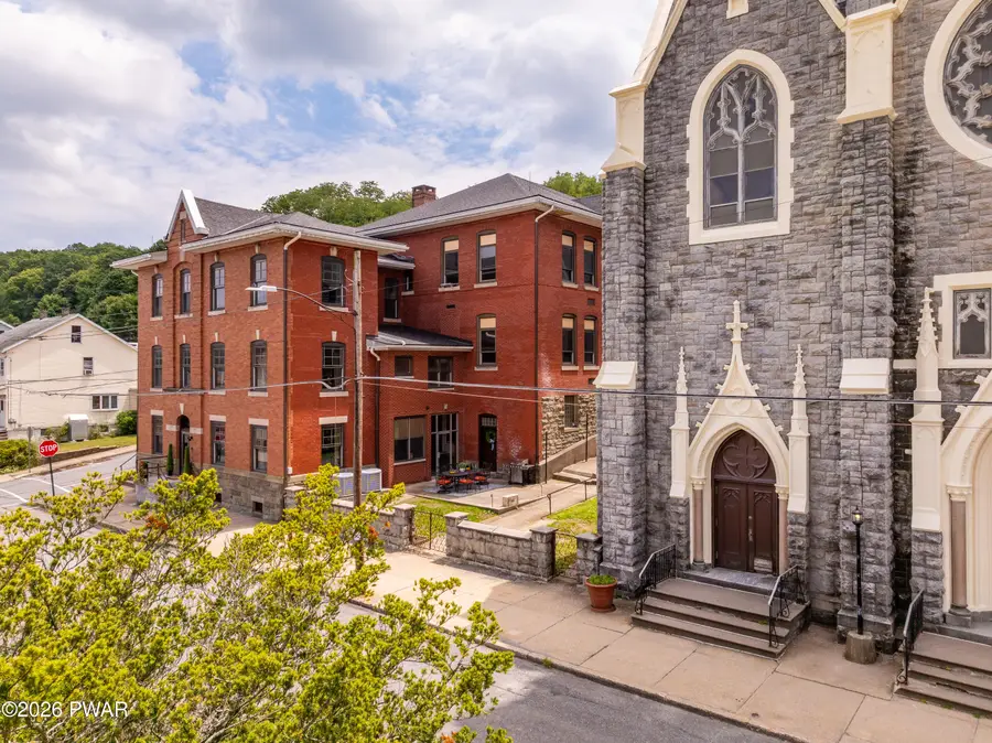 124 E Abbott Street, Lansford, PA 18232 - #2