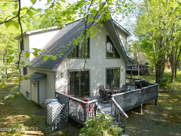 18 Highpoint Drive, Lake Ariel, PA 18436