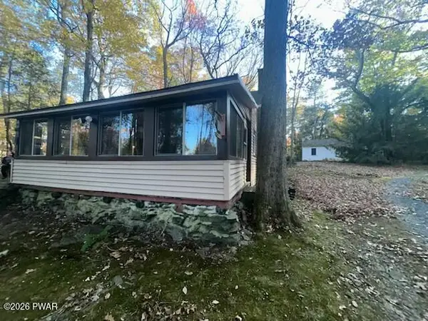 144 Slab Hill Road, Dingmans Ferry, PA 18328