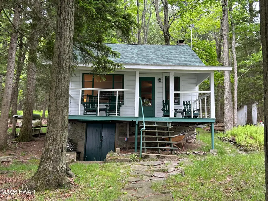 111 Ridgefield Point Road, Greentown, PA 18426 - #2