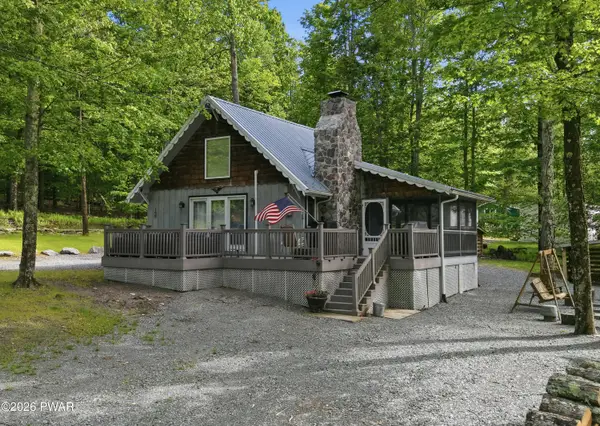100 7th Street, Greentown, PA 18426