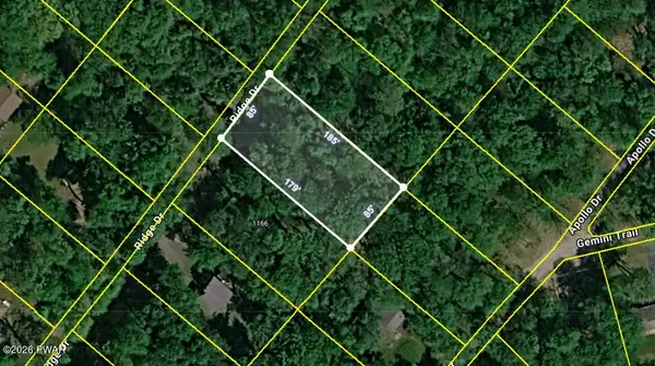 132 Ridge Drive S, Gouldsboro, PA 18424