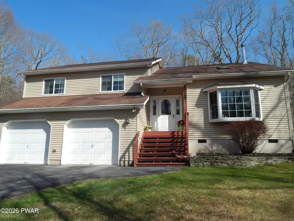 102 Crescent Lake Cove Court, Milford, PA 18337