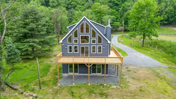 105 Rocky Rift Farm Road, Lackawaxen, PA 18435