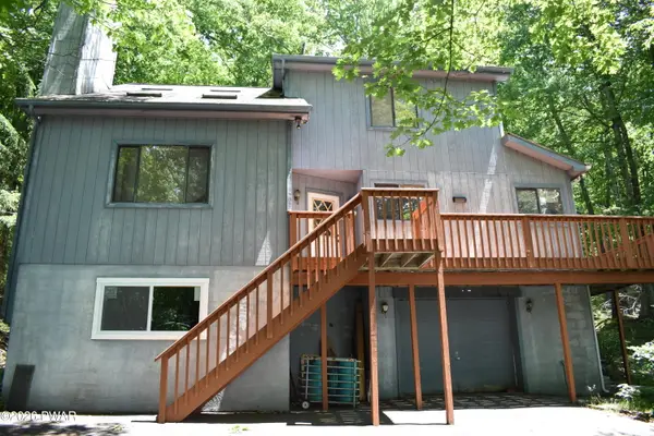 125 Canterbrook Drive, Lords Valley, PA 18428