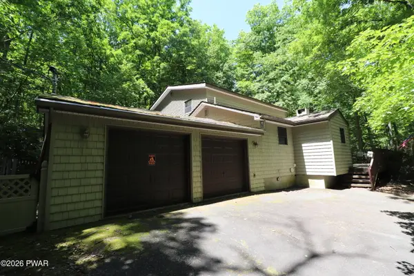 171 Candlewick Way, Lackawaxen, PA 18435