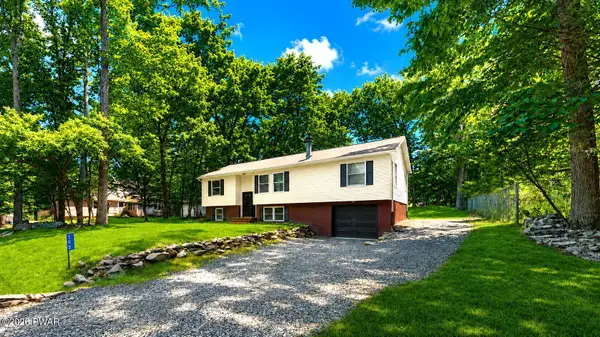 102 Forest Road, Dingmans Ferry, PA 18328
