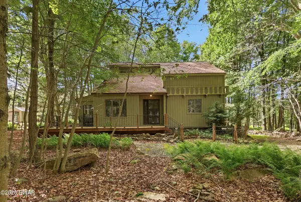 1004 Woodstone Road, Newfoundland, PA 18445