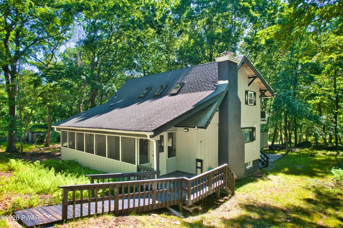 326 Gold Finch Road, Bushkill, PA 18324 - #1