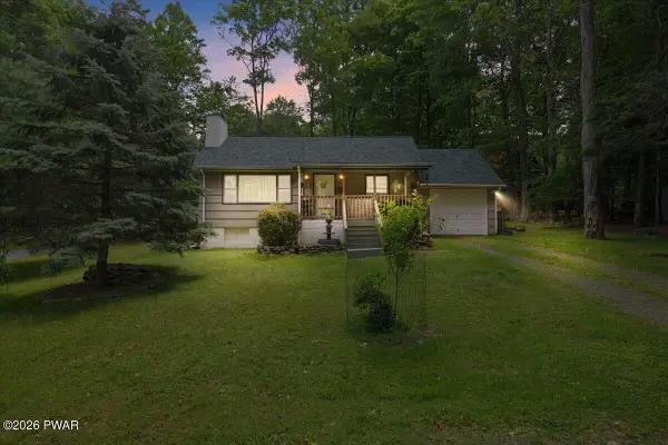 107 Maple Drive, Greentown, PA 18426