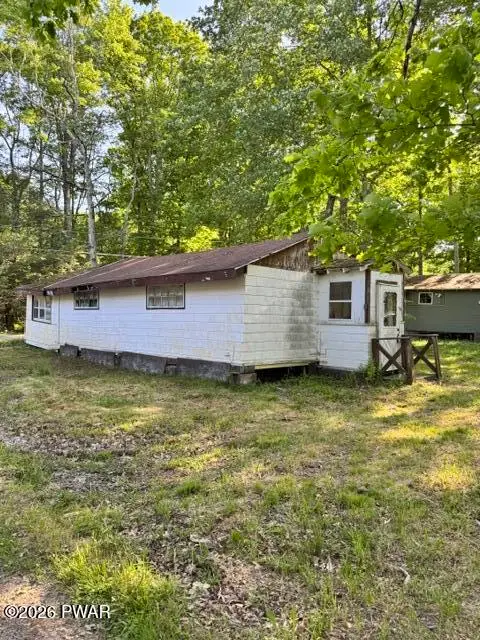 134 Perry Road, Greentown, PA 18426