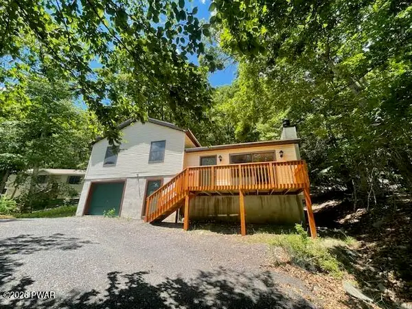 128 St Andrews Drive, Bushkill, PA 18324