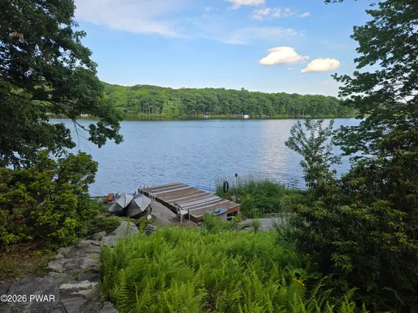 111 Waterview Drive, Lords Valley, PA 18428