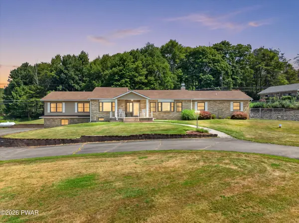 196 Lake Paupack Road, Greentown, PA 18426
