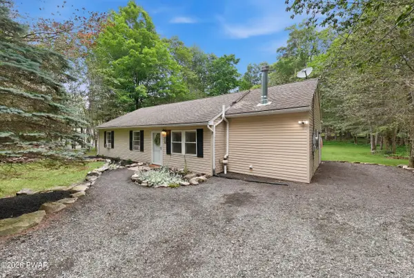 1060 Apache Trail, Gouldsboro, PA 18424