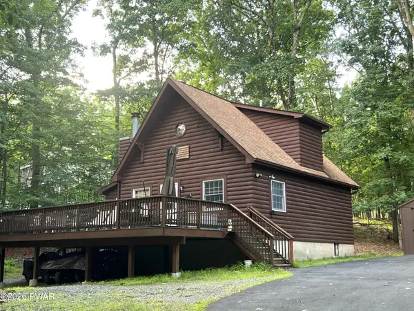 118 Karl Hope Boulevard, Lackawaxen, PA 18435