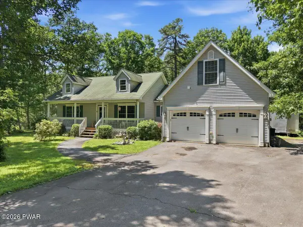 804 Waxwing Court, Hawley, PA 18428