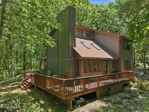 805 Mustang Court, Hawley, PA 18428