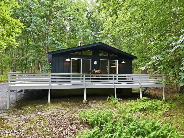 182 Robin Way, Lackawaxen, PA 18435