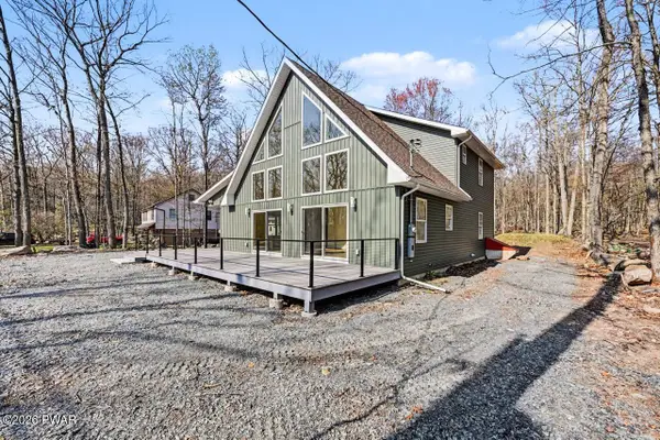 78 E Shore Drive, Hawley, PA 18428