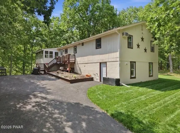 198 Edinburgh Road, Bushkill, PA 18324