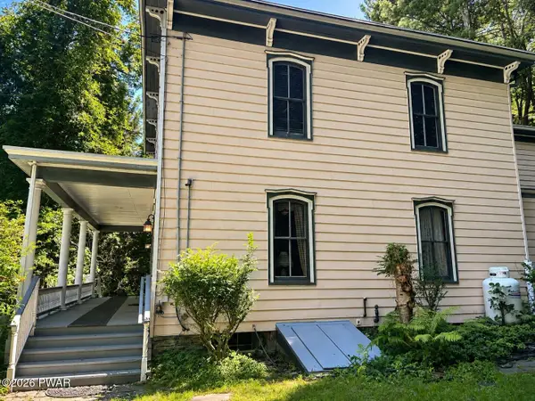 532 Atkinson Street, Hawley, PA 18428