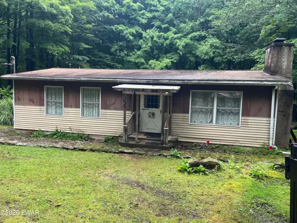 54 Tiffany Road, Hawley, PA 18428
