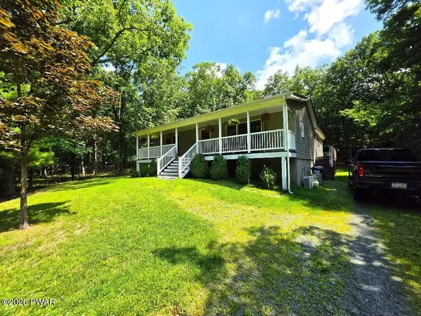 136 Gunstock Lane, Tafton, PA 18464