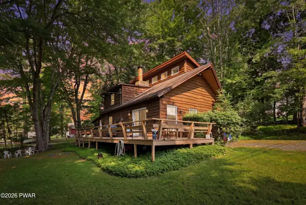 101 Ivywood Lane, Paupack, PA 18451