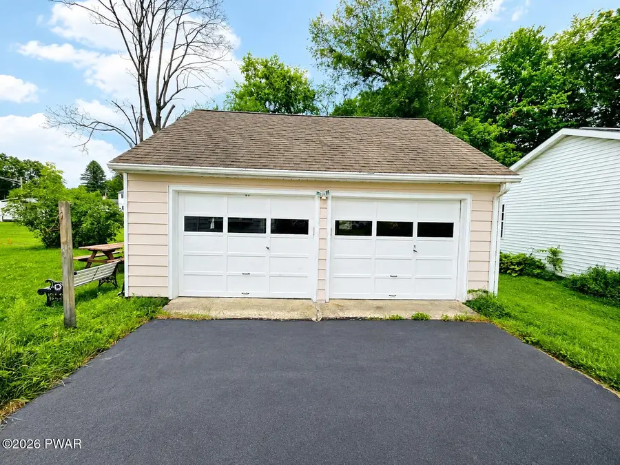 306 Avenue O, Matamoras, PA 18336 - #2