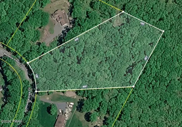 Meadowview Circle, Shohola, PA 18458