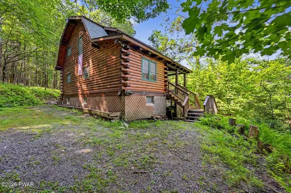 108 Uppercrest Road, Greentown, PA 18426