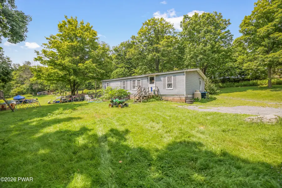 206 Old Schoolhouse Road, Greentown, PA 18426 - #2