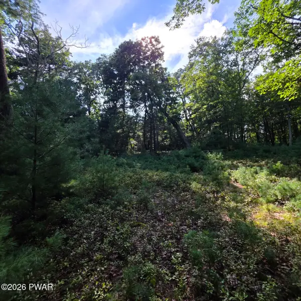 179 Mountain Top Drive, Dingmans Ferry, PA 18328