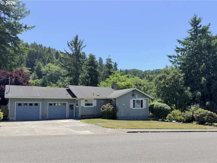 2260 Arthur Dr, Reedsport, OR 97467 - #3