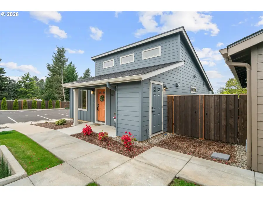 12252 Meadowlawn Dr, Oregon City, OR 97045 - #2